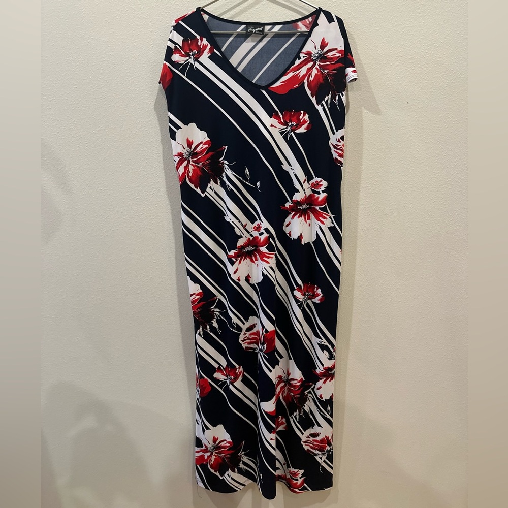 Floral Print Maxi Dress - Red and Black